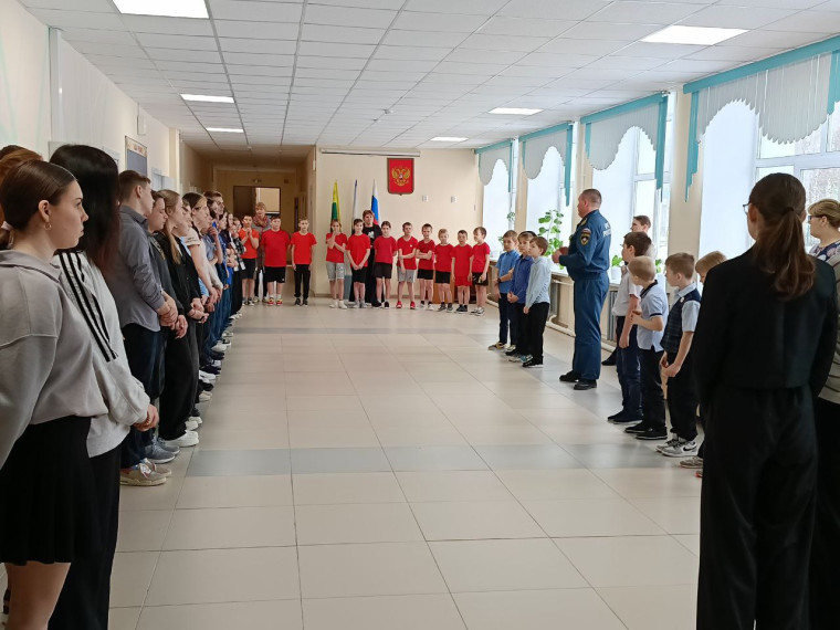 03.04.2025 были организованы и проведены профилактические беседы по безопасному поведению на открытых водных объектах в период ледохода и паводка 2025 года.. 03.04.2025 были организованы и проведены профилактические беседы по безопасному поведению на открытых водных объектах в период ледохода и паводка 2025 года..